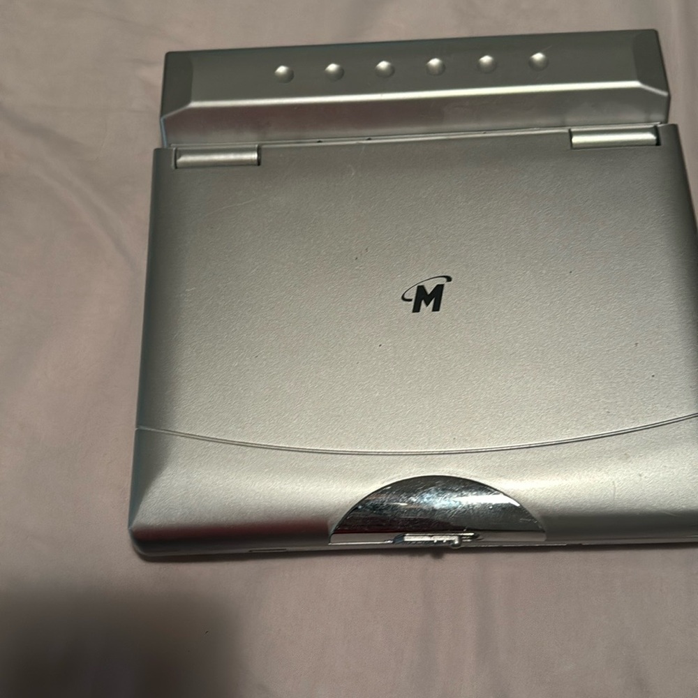 Memorex individual DVD player with plug-in